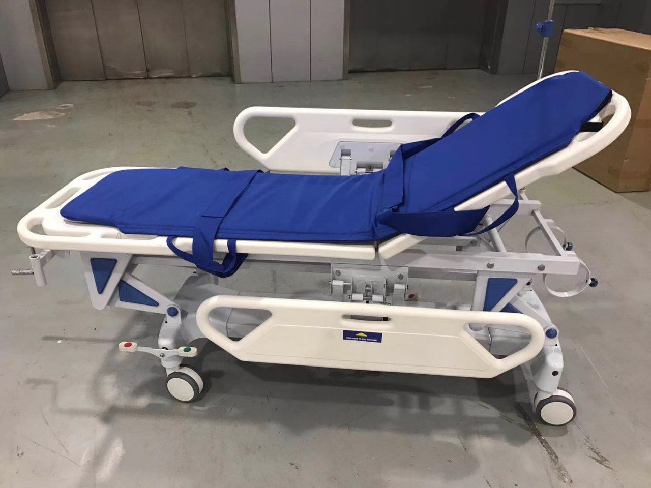 Giường bệnh cho người già