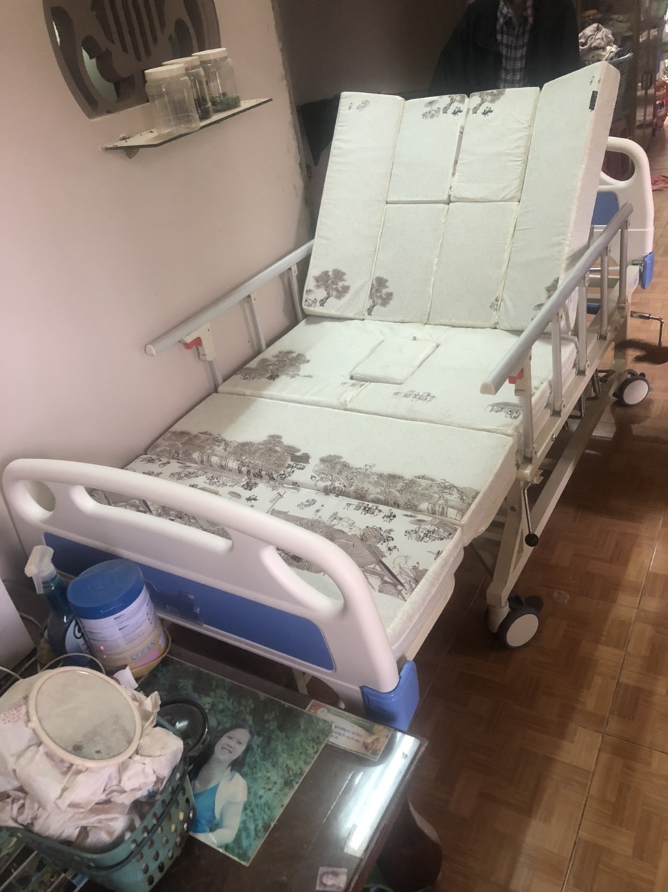 Giường cho người già